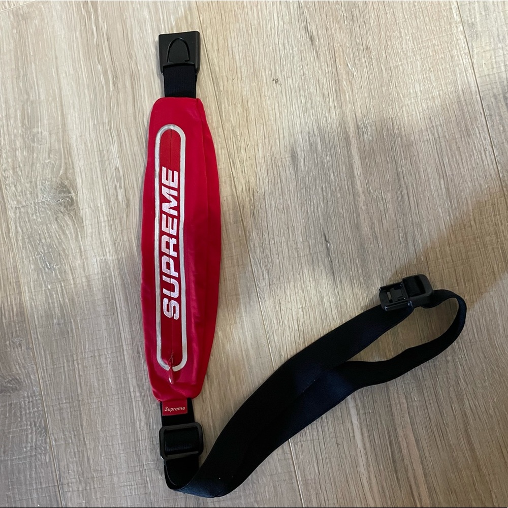 SUPREME RUNNERS FANNY PACK